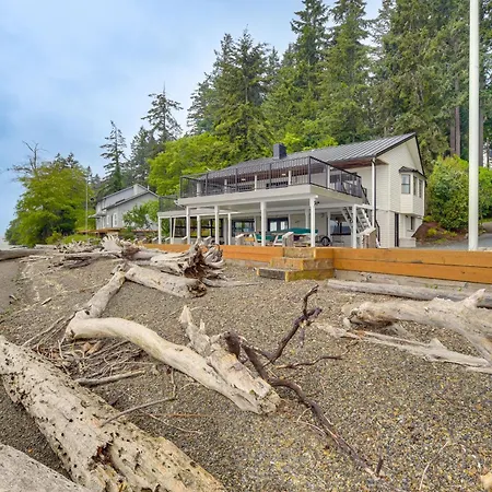 Beachfront Anderson Island Escape Rainier Views!